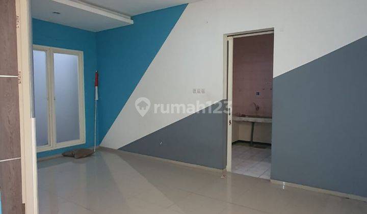 Disewakan Rumah Strategis Wiguna 2