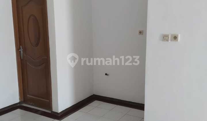 For Rent: Permata Safira Regency House, Lidah Kulon