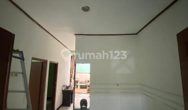 House for Rent in Semolowaru 2