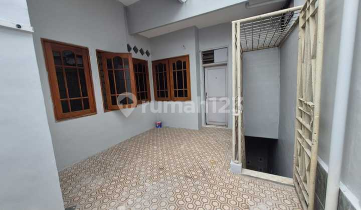 Disewakan Rumah Villa Valencia 2