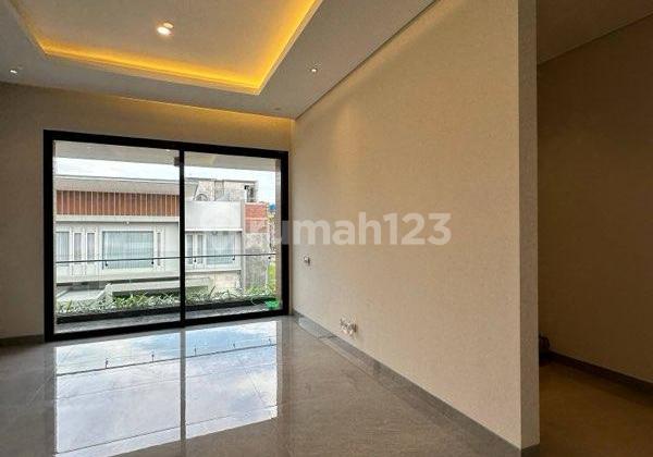 Dijual Rumah Pakuwon Indah 