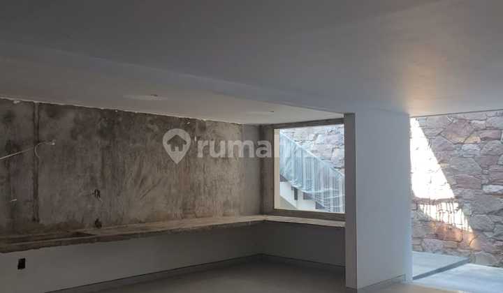 Dijual Rumah Mewah Pakuwon Indah 