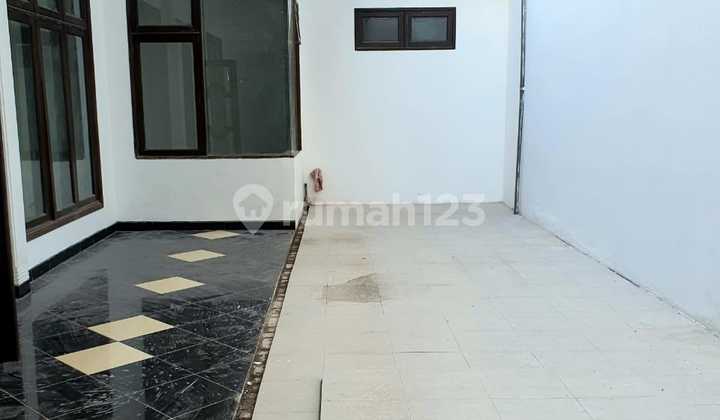 Disewakan Rumah Citraland Utama 2