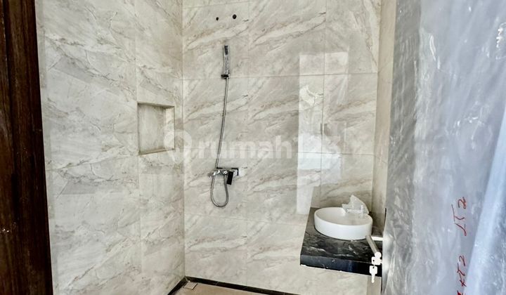 For Sale 2-Story Citraland Utama House For Sale 2-Story Citraland Utama House