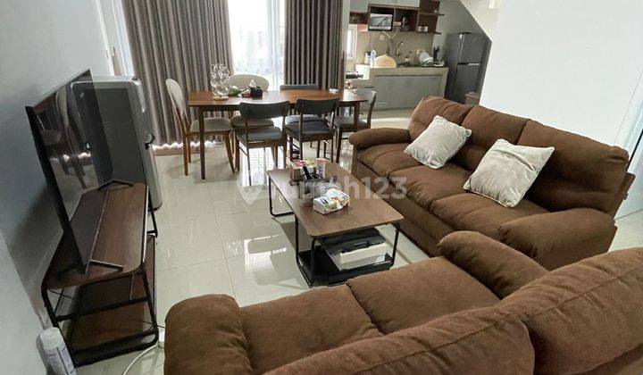 Rumah Bagus Modern 2 Lantai Furnished di Bsd Serpong
