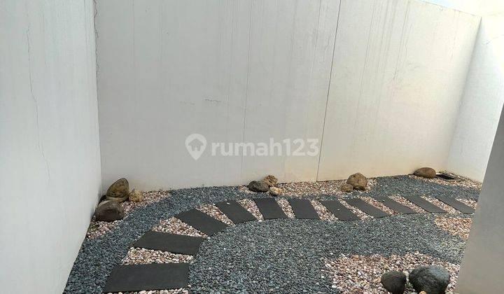 Rumah Bagus Modern 2 Lantai Furnished di Bsd Serpong