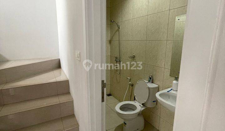 Rumah Bagus Modern 2 Lantai Furnished di Bsd Serpong