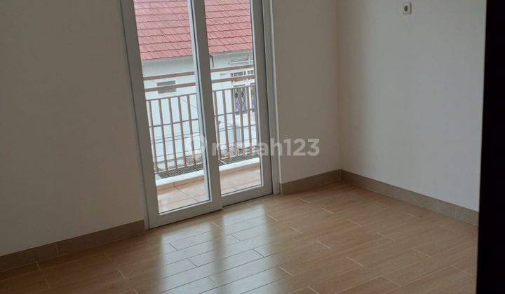 Sewa Rumah taman palem lestari.  5