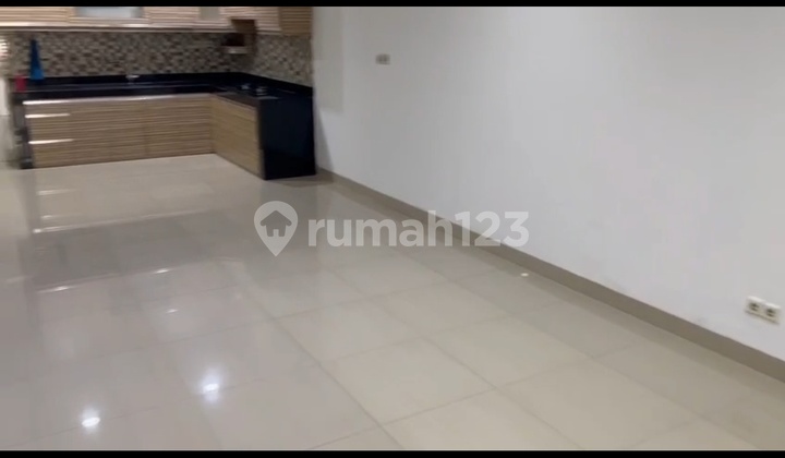 Disewakan Rumah Duta Garden  1