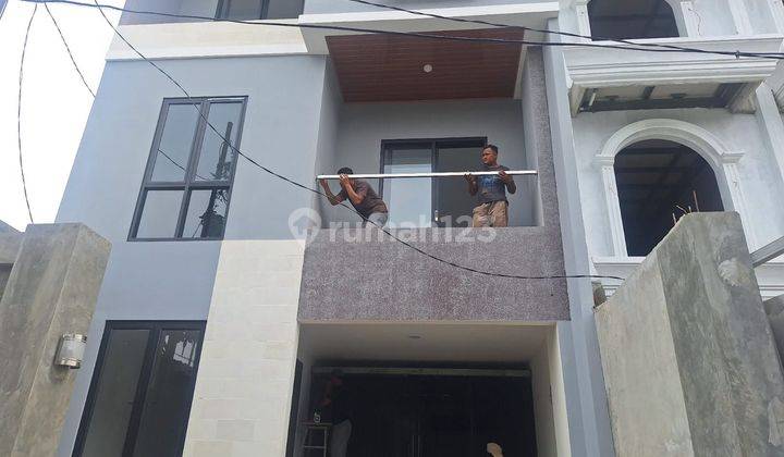 Rumah 3 Lantai Cidodol Raya, Kebayoran Jaksel 3 Lantai 1