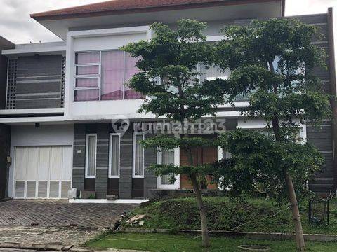 Rumah 3 Lantai Bagus Semi Furnished SHM di Cluster Tatar Mayang Sunda , Bandung 1