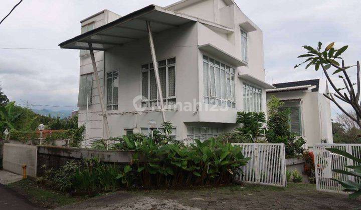 Rumah Nuansa Alam, Desain Semi Villa, di Dago, Bandung  1