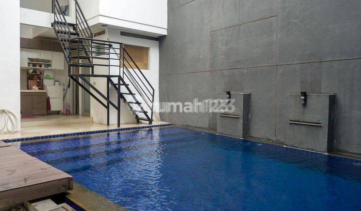 Rumah Villa Lux Full Furnish 3 Lantai Kolam Renang, di Cigadung 1