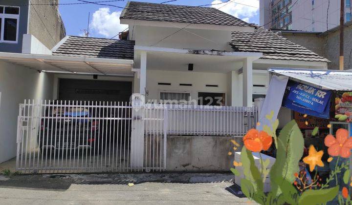 Rumah Terawat, Harga Menarik, Lokasi Strategis, di Kota Bandung  1