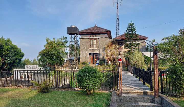 Dijual Villa Mewah Daerah Cianjur , View Gunung Gede Pangrango dan Gunung Baud