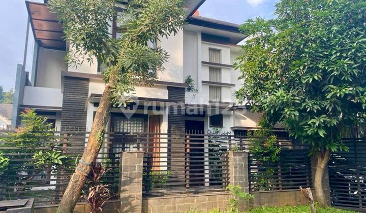 Rumah Modern dengan lokasi strategis dan premium di Menteng Bintaro Rumah Modern dengan lokasi strategis dan premium di Menteng Bintaro