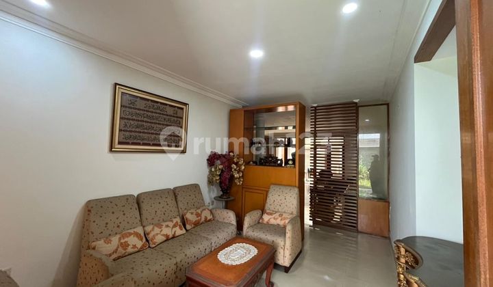 Rumah 2 Lantai Siap Huni dengan Hunian Nyaman dan Asri @Kebayoran Baru, Jakarta Selatan