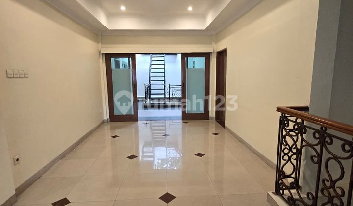 Rumah Siap Huni dan 2½ Lantai dengan Hunian Nyaman dan Asri @Tebet, Jakata Selatan 2