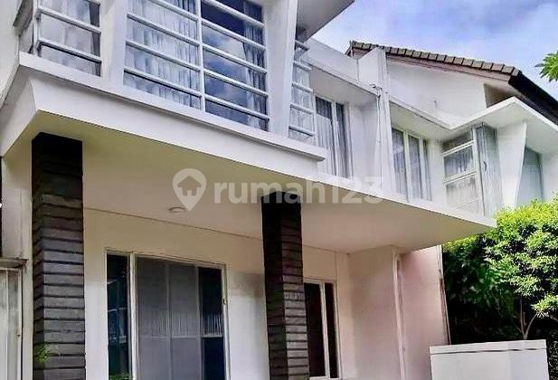Rumah Cantik 2 Lantai Siap Huni Dengan Hunian Nyaman Dan Asri Di Emerald Tangerang Selatan