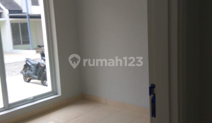 Rumah Siap Huni, Hunian Nyaman dan Strategis @Cluster The View, Serpong Jaya. 2