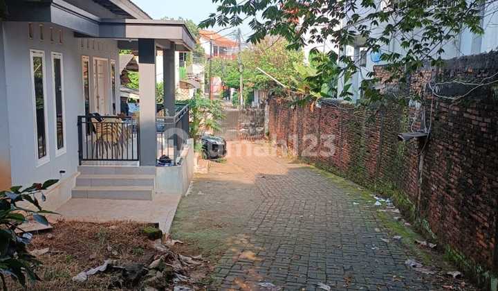 Rumah Hitung Tanah Luas 1560 m2 dengan Lokasi Strategis @Bintaro, Jakarta Selatan