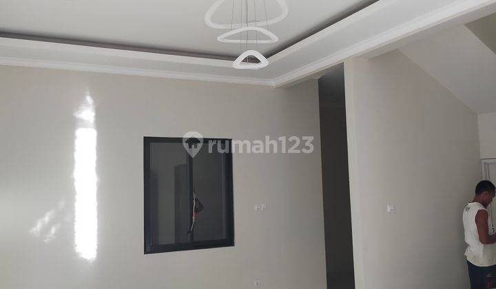 Rumah baru minimalis modern 2 lantai jalan 2 jalur di Serpong 2