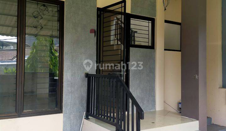 Rumah siap huni minimalis 2 lantai di Melati Mas 1