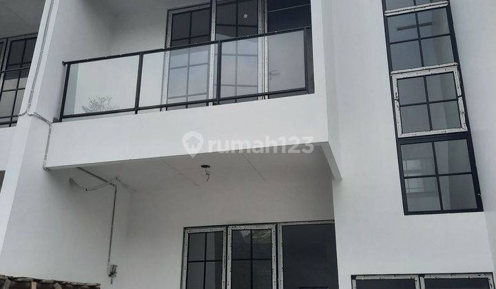 Rumah baru minimalis 2 lantai lokasi strategis di Melati Mas 1