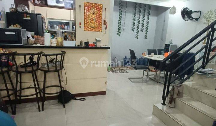 Rumah siap huni 2 lantai depan taman di Melati Mad 1