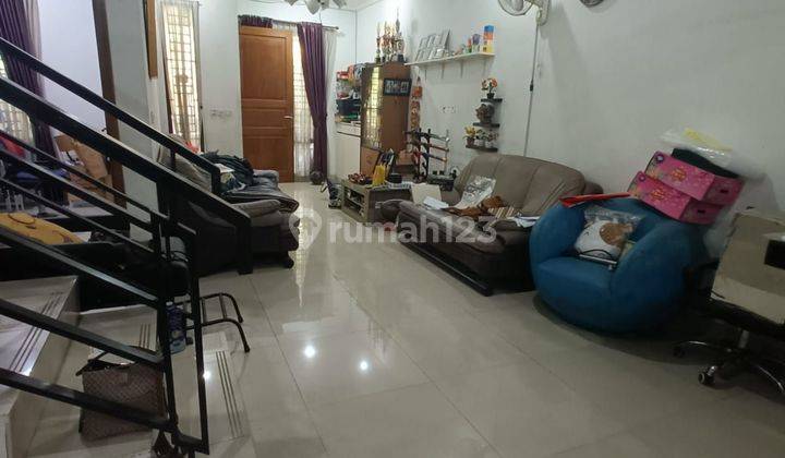 Rumah siap huni 2 lantai depan taman di Melati Mad 2