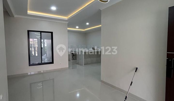 Rumah baru minimalis modern 2 lantai di Serpong 2