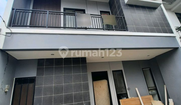 Melati Mas B S D- Rumah 3 Lantai Dengan Attic Room & Rooftop 2