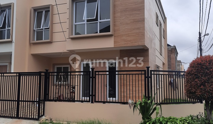 Gading Serpong Sektor 7- Rumah Hoek 2 Lantai L9.5x11