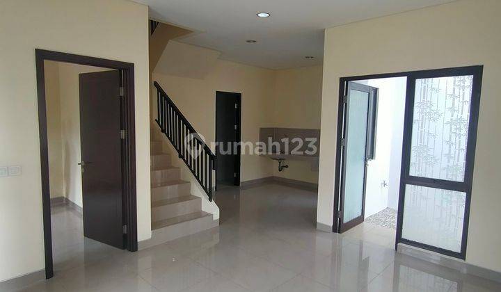 Rumah Hoek Minimalis 2 Lantai Di Bsd Nusaloka  2