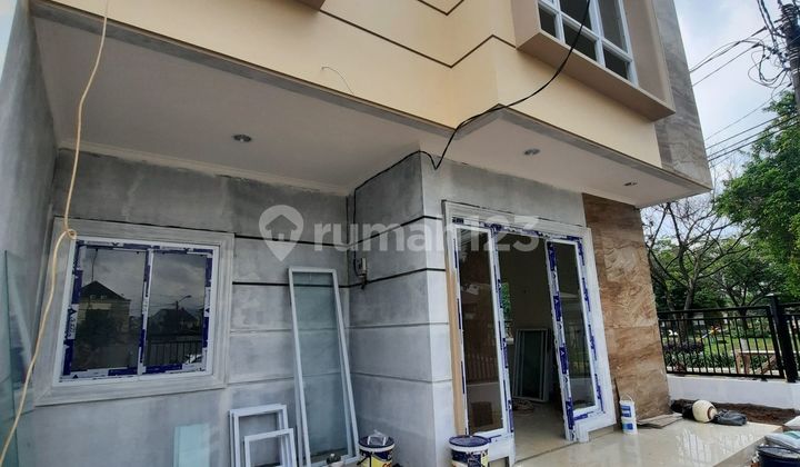 Gading Serpong Sector 7 - New 2-Story Minimalist Corner House 2