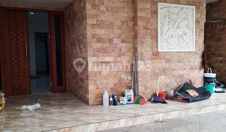 B S D Icon Cosmo - 2-Story House Ready to Occupy.