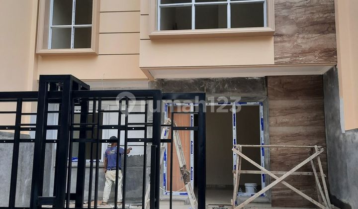 Gading Serpong Sektor 7- Rumah Baru 2 Lantai Minimalis Gading Serpong Sektor 7- Rumah Baru 2 Lantai Minimalis