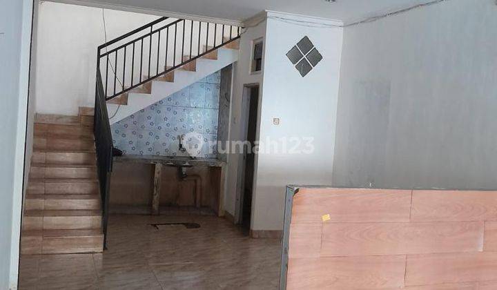 D I S E W A Rumah  di Kavling DKI Meruya Utara 2