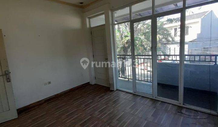D I S E W A Rumah  di Kavling DKI Meruya Utara 4