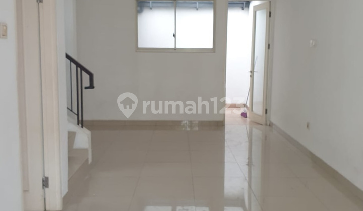 D I S E W A Rumah di Puri Mansion