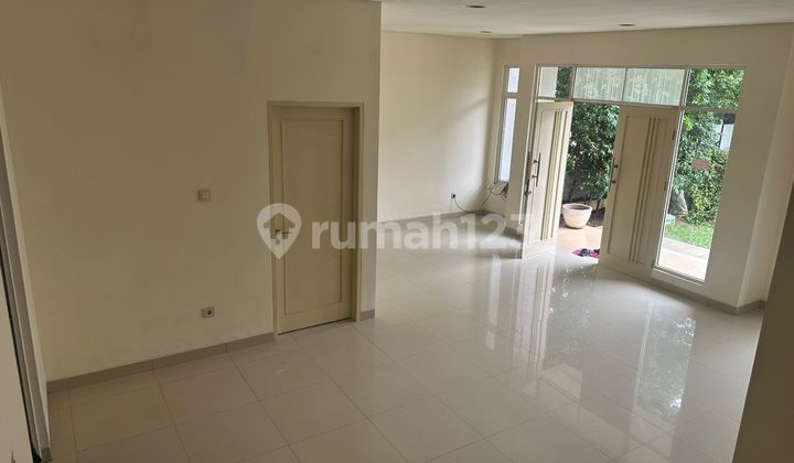 Disewakan Rumah Cantik - Bagus Unfurnished di Puri Mansion