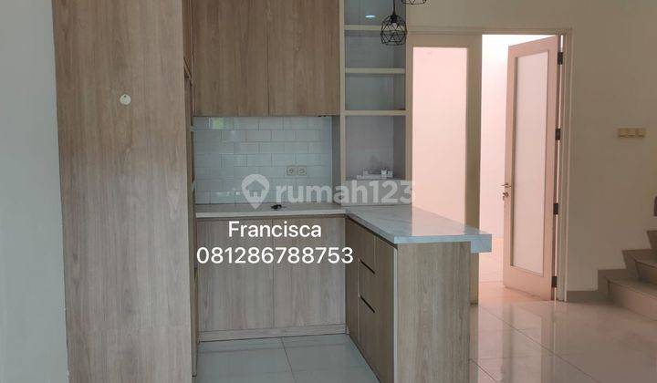 Rumah Cantik Semi Furnished D I S E W A di Puri Mansion 1