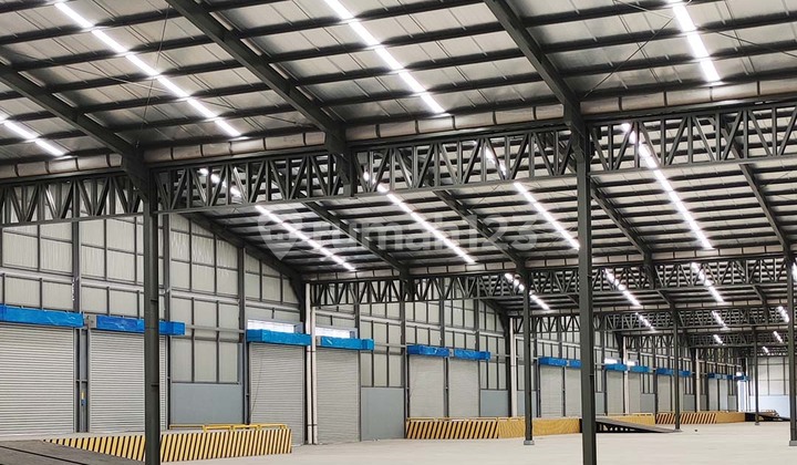 For Rent Warehouse Loading Dock Area 1170m²