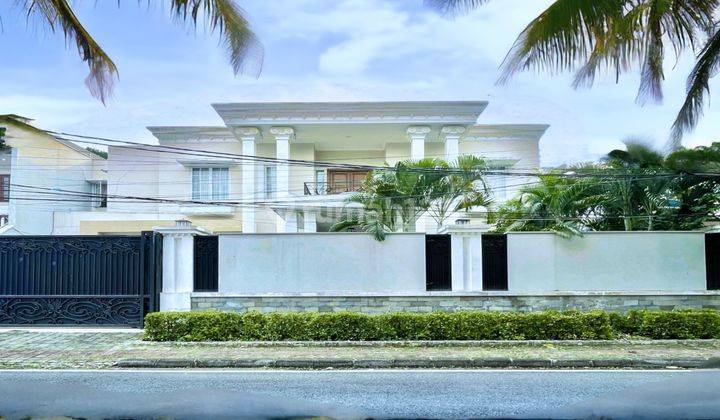 Di  Rumah Di Menteng Jakarta Pusat Area Premium Taman Suropati 1