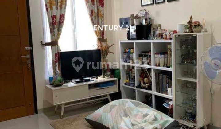 Beautiful Well-Maintained House Ready to occupy in Bintaro Pratama Cluster, on Jombang Raya Street - Near Emerald Apartment Bintaro - Flood-Free. 2