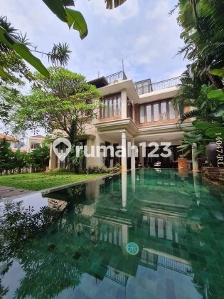 Luxury House in an Exclusive Cluster at Bintaro Jaya Sector 9