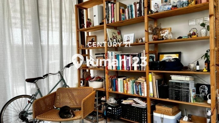 Dijual Rumah Semi Furnised Bagus Lokasi Strategis di Discovery