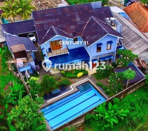 Luxury Ready-to-Live House with Swimming Pool for Sale in Bintaro
