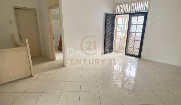 Disewakan Rumah 2 Lantai Strategis Dekat Pasar Dan St. Pdk Ranji 7