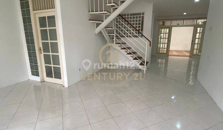 Disewakan Rumah 2 Lantai Strategis Dekat Pasar Dan St. Pdk Ranji 11